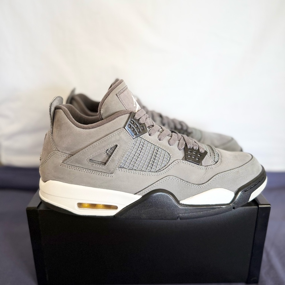 AUTHENTIC Jordan 4 Cool Grey size 13 308497-007 2019 PRE-OWNED